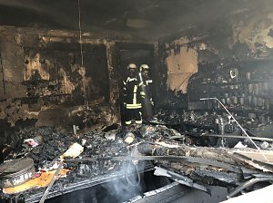 Eine Verletzte bei Wohnhausbrand (Update)