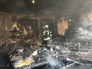 Eine Verletzte bei Wohnhausbrand (Update)