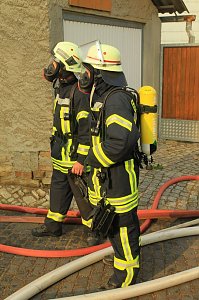 Eine Verletzte bei Wohnhausbrand (Update)