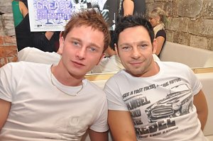 House Weihnachtsparty im Grease