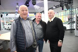 Nach der Arbeit ins Autohaus