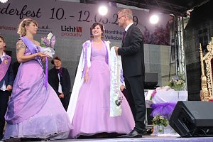 Neue Fliederk&ouml;nigin gekr&ouml;nt