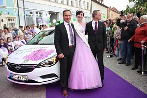 Neue Fliederk&ouml;nigin gekr&ouml;nt