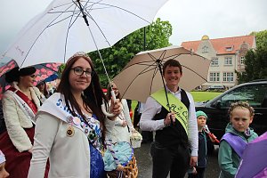 Fliederparade mit Schirm