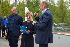 Der neue Sportplatz an der Ellricher Regelschule wurde heute eingeweiht. 