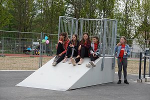Der neue Sportplatz an der Ellricher Regelschule wurde heute eingeweiht. 