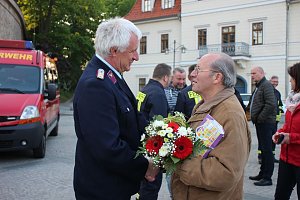 Zum Geburtstag Kamerad geehrt