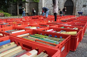 Kila-B&uuml;cherflohmarkt auf dem Blasii-Kirchplatz
