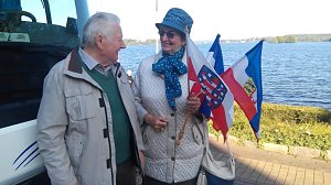 Ein Abschied nach 16 Jahren  mit warmen Worten und feuchten Augen: Vereinsvorsitzender Herbert Weschcke und Heidi Freymark.
