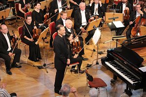 Grandiose Er&ouml;ffnung der Liszt-Biennale