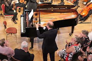 Grandiose Er&ouml;ffnung der Liszt-Biennale