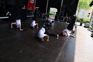 We love to entertain you