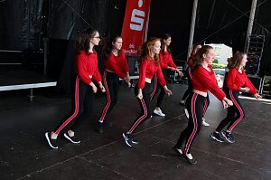 We love to entertain you