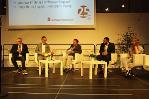 Lockere Gespr&auml;chsrunden zum Jubil&auml;um
