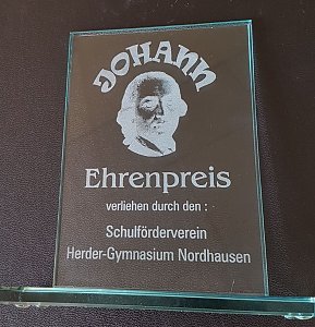 So sieht er aus, der Preis für herausragende Leistungen