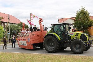 Großer Festumzug in Auleben