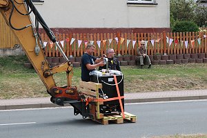 Großer Festumzug in Auleben