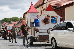 Großer Festumzug in Auleben