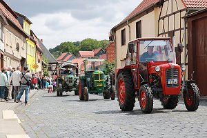Großer Festumzug in Auleben