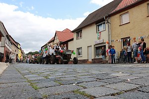 Großer Festumzug in Auleben