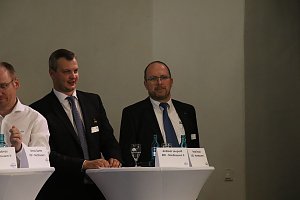 Podiumsdiskussion in der Altendorfer Kirche
