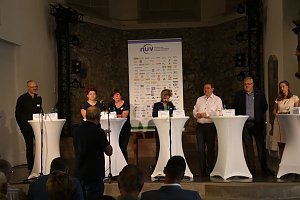Podiumsdiskussion in der Altendorfer Kirche