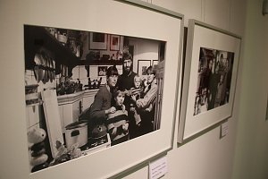 In den Wohnzimmern Ostdeutschlands - Fotoausstellung in der Flohburg