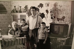 In den Wohnzimmern Ostdeutschlands - Fotoausstellung in der Flohburg