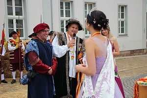 Hausm&auml;nner zogen durch die Kurstadt
