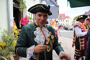 Hausm&auml;nner zogen durch die Kurstadt