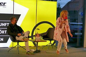 Marijke Amado begeisterte im Autohaus Peter mit lecker Abend