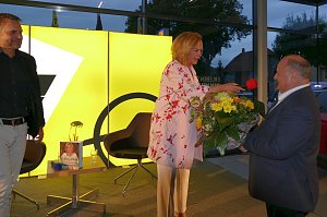 Marijke Amado begeisterte im Autohaus Peter mit lecker Abend