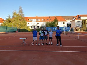 Nach exakt zweiundvierzig Tennis-Matches im Einzel und Doppel in verschiedenen Alterklassen haben wir am vorgestrigen Tag die 25. Kreisjugendspiele im Tennis absolviert und die jeweiligen Kreismeister ermittelt. Dazu erreichte kn diese Meldung...