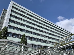 Fassadenreinigung am Südharz-Klinikum