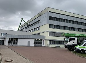 Fassadenreinigung am Südharz-Klinikum