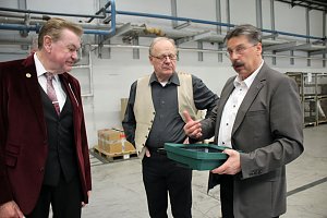 Spende f&uuml;r Loh-Orchester und neuste Technologien