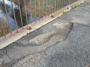 Gehwege und Stra&szlig;en in der Kritik