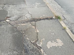 Gehwege und Stra&szlig;en in der Kritik