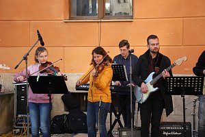 An der Musik "geschnuppert"