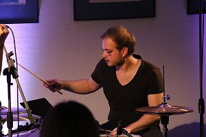 Robin Damm und Band in der Kreissparkasse Nordhausen