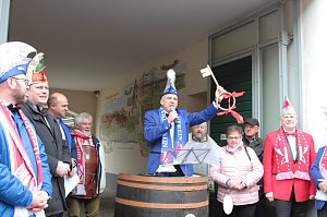 Karnevalsstart in Ellrich vor dem Rathaus. 