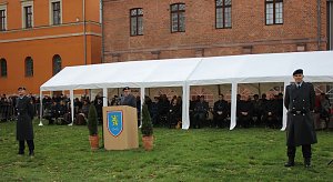 Vereidigung im Zeichen des 64. Jahrestags