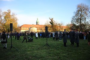Vereidigung im Zeichen des 64. Jahrestags