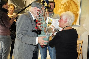 Dem Meister ein St&auml;ndchen gebracht