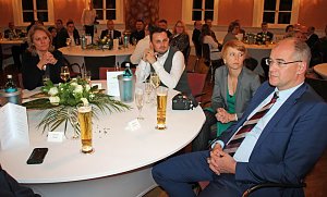 Absolventen f&uuml;r ausgezeichnete   Ausbildungsergebnisse geehrt