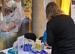 Wieder Informationsstand zum Welt-AIDS-Tag
