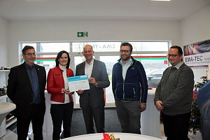 Minister Tiefensee &uuml;bergibt Zuwendungsbescheid Breitband