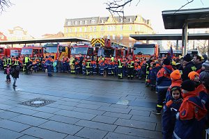 Friedenslicht &uuml;bergeben