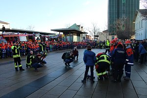 Friedenslicht &uuml;bergeben