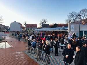 Eisbaden zur D&auml;mmerung in Bad Frankenhausen
